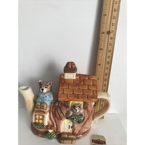 MIni Tea Pot. Bears In Shoe By Cardinal.  Hand Painted - Picture 3 of 10